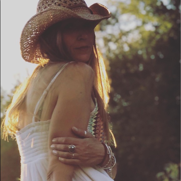 Meet your Posher, Denise - Picture 11 of 16